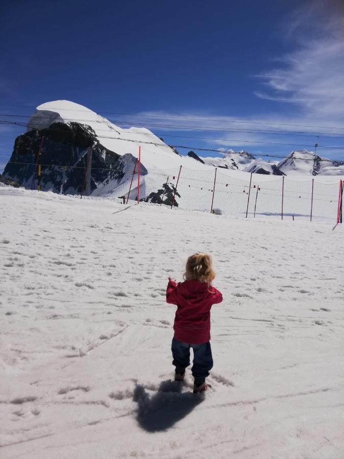 Апартаменты Emelie Zermatt 4**** Экстерьер фото